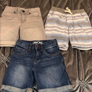 3 pairs of boys 5t shorts